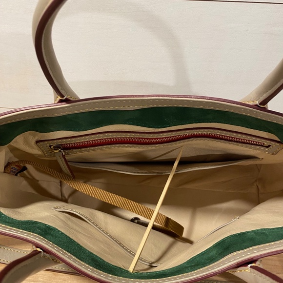 🤍Dooney & Bourke Amelie Tote in grey color🤍 - Picture 9 of 9